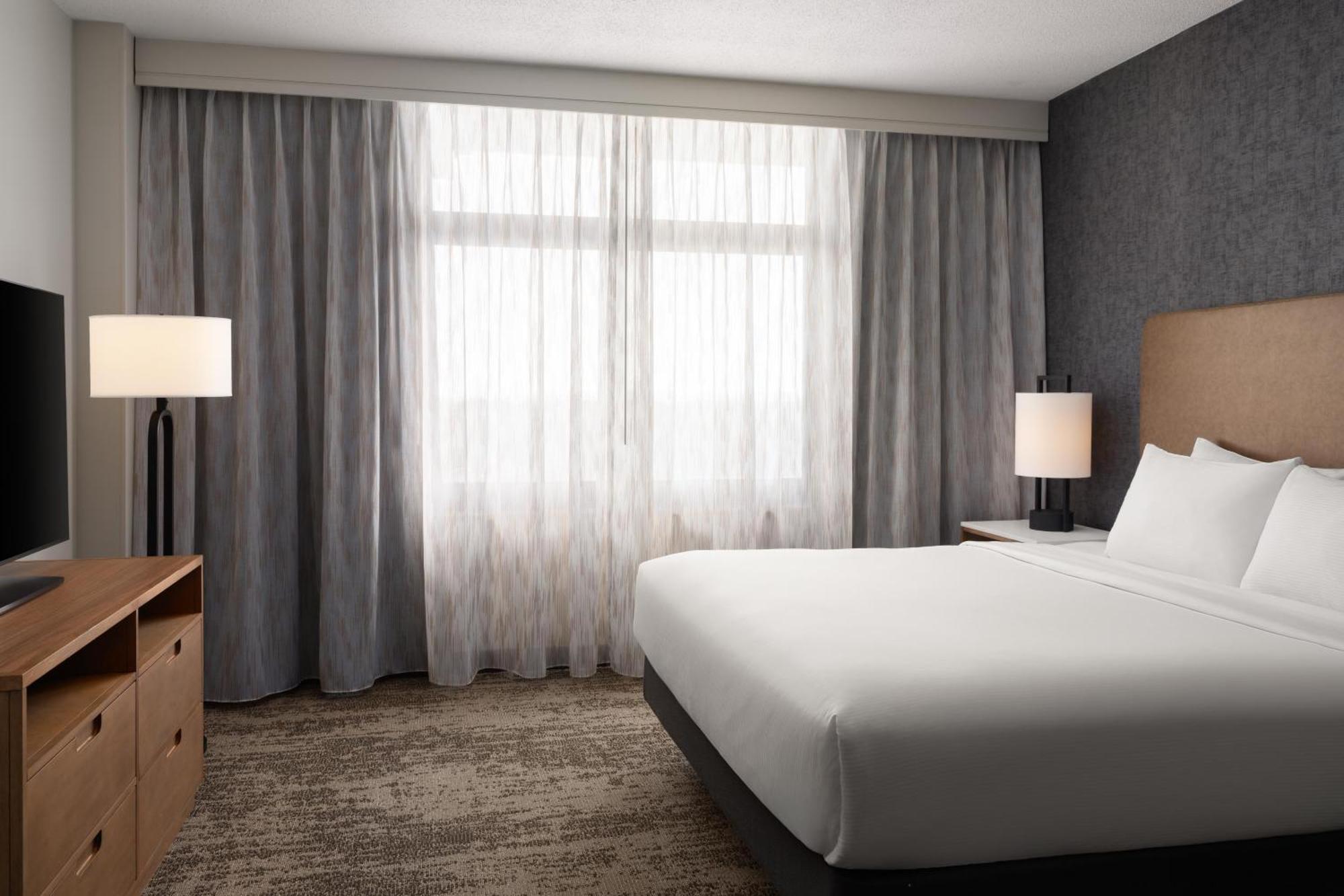 One-Bedroom King Suite
