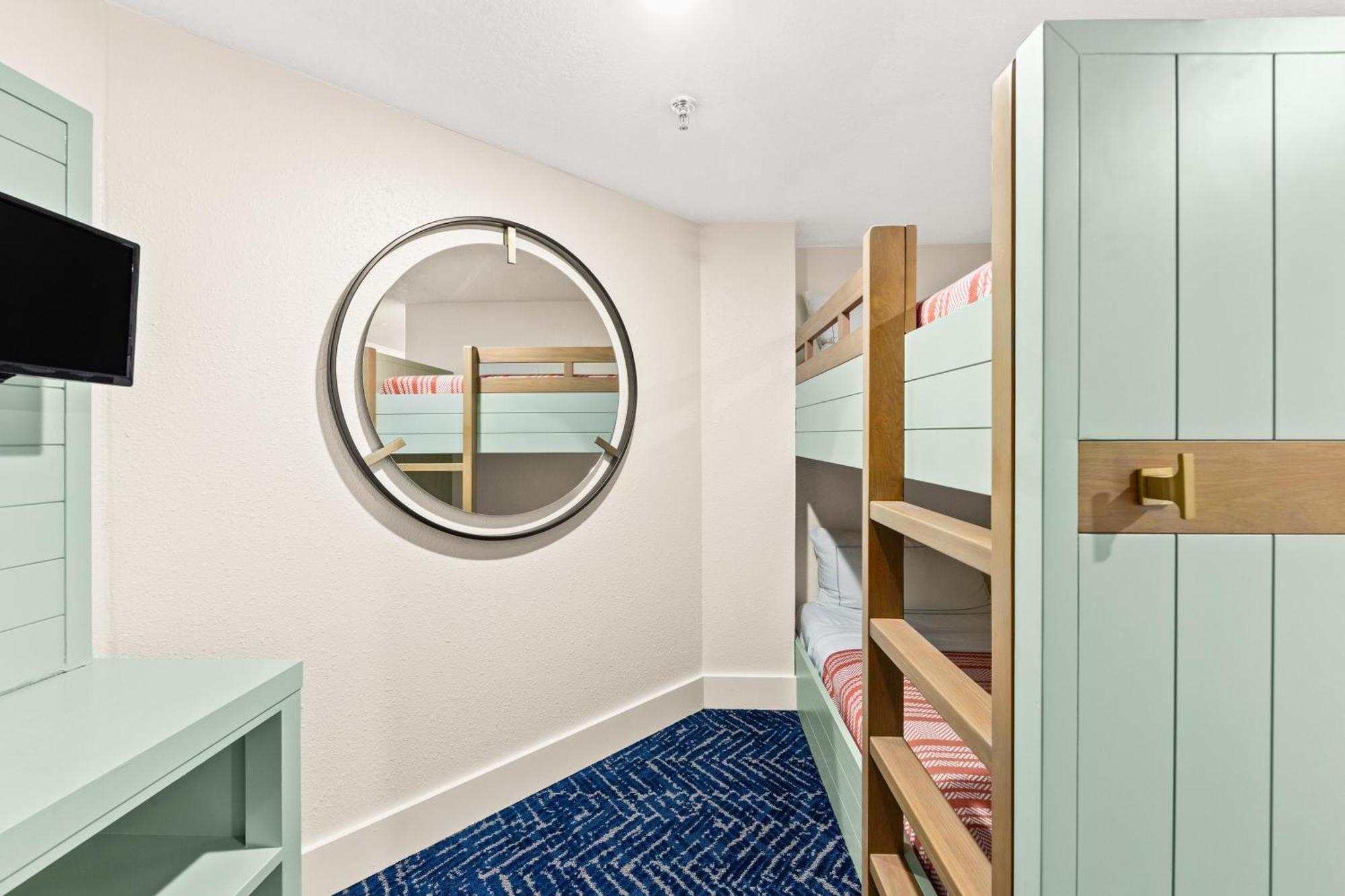 Queen Deluxe Junior Suite - Beach View