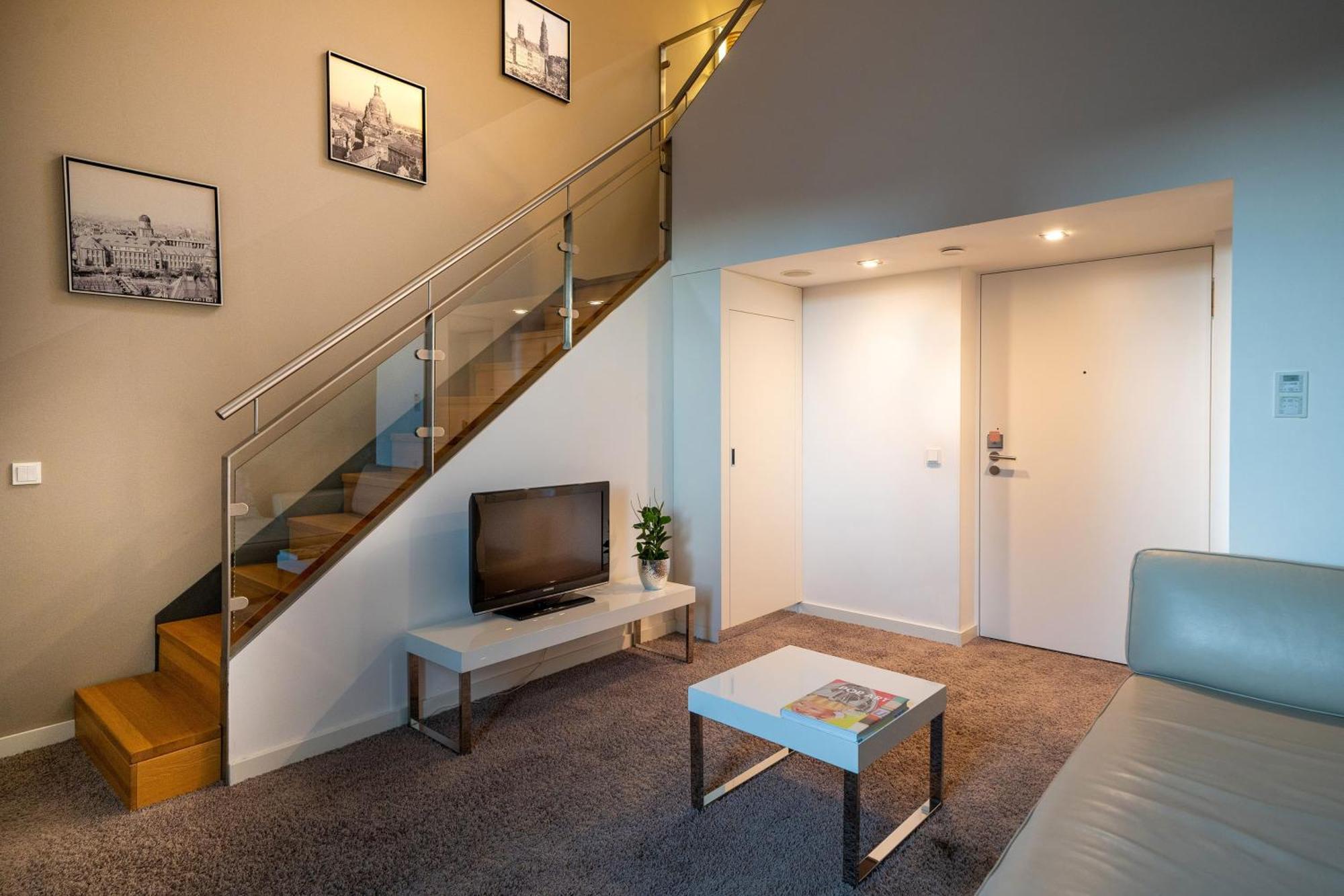The Townhouse,1765822122:JPEG