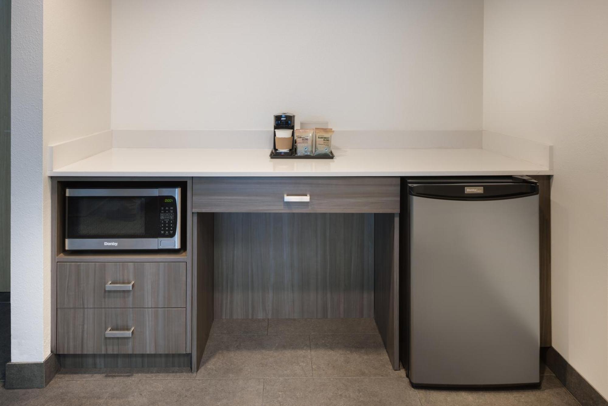 One-Bedroom Double Suite City View High Floor