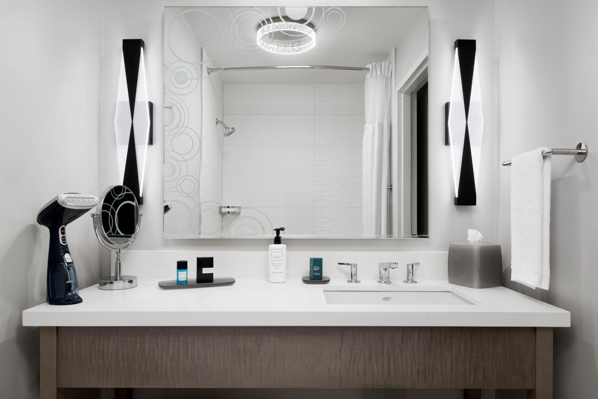 One-Bedroom King Suite Bath Tub Sofa Bed