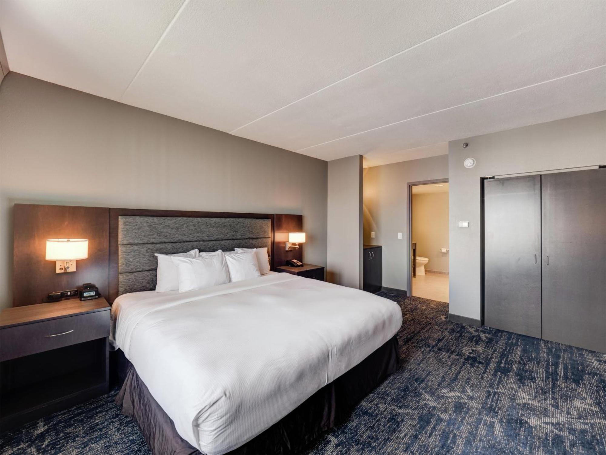 King Suite with Spa Bath