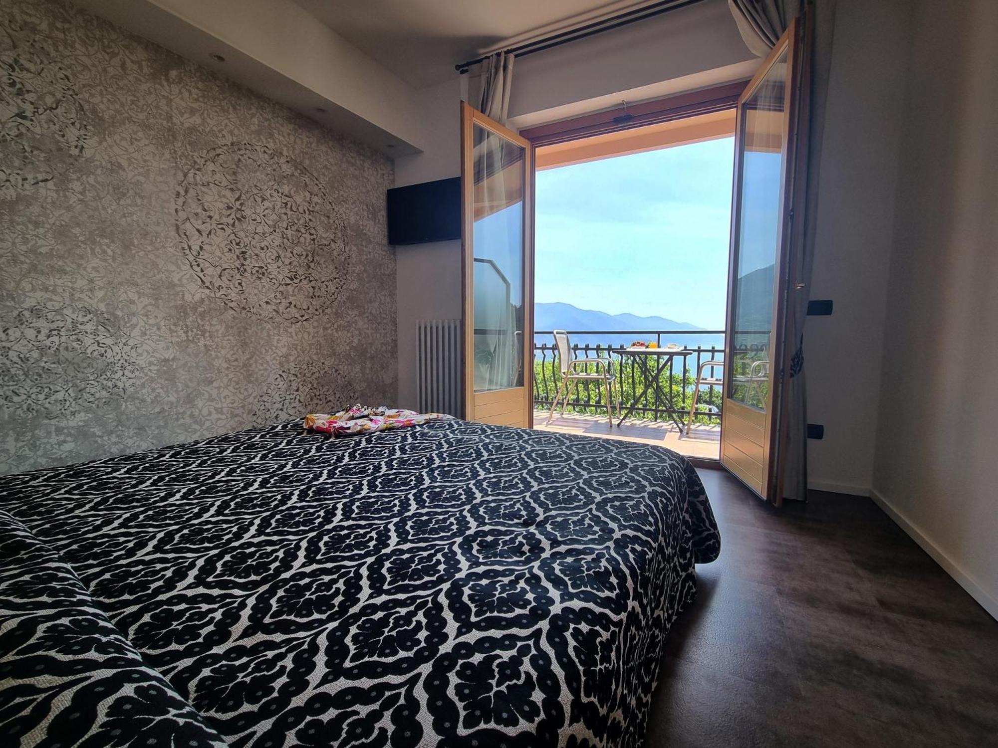 Double or Twin Room Balcony Sea View