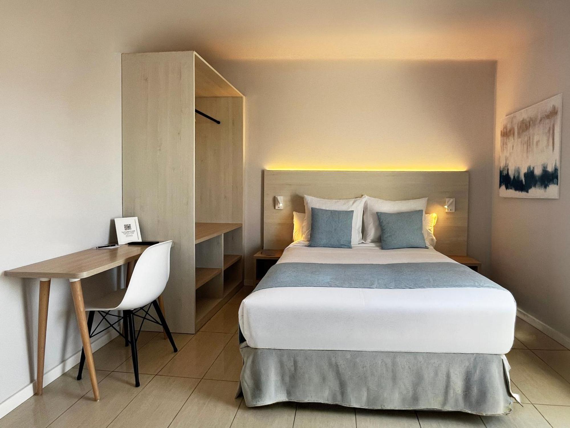 Lateral Double Room Balcony
