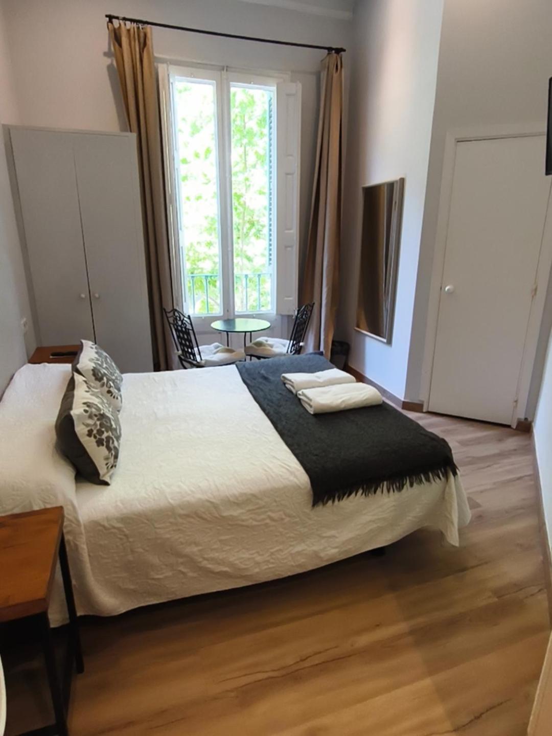 Double Room Private Bathroom