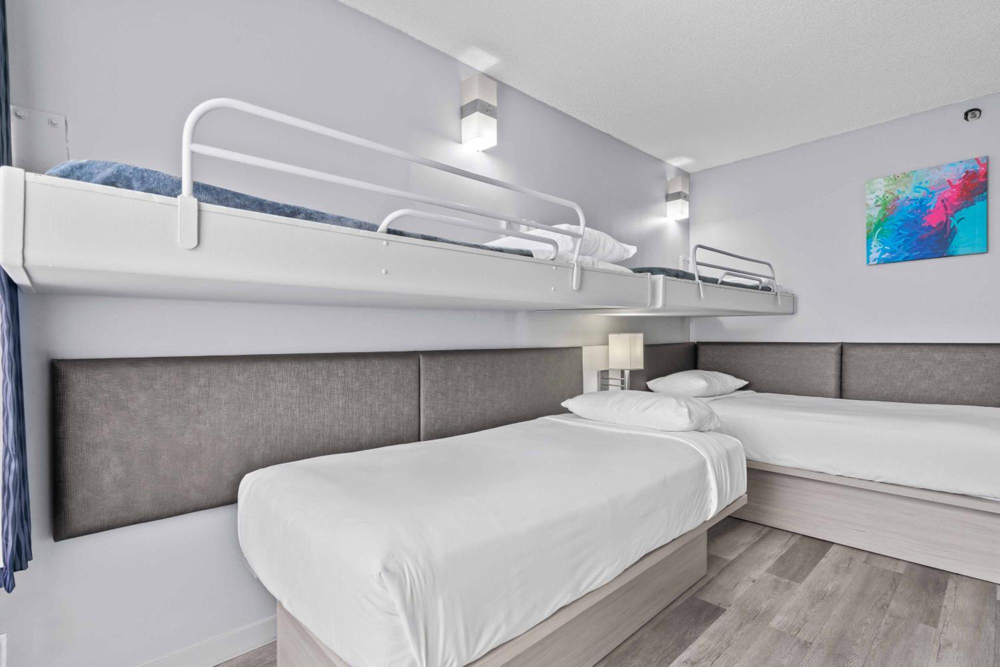 Quadruple Room Four Single Beds Non-Smoking