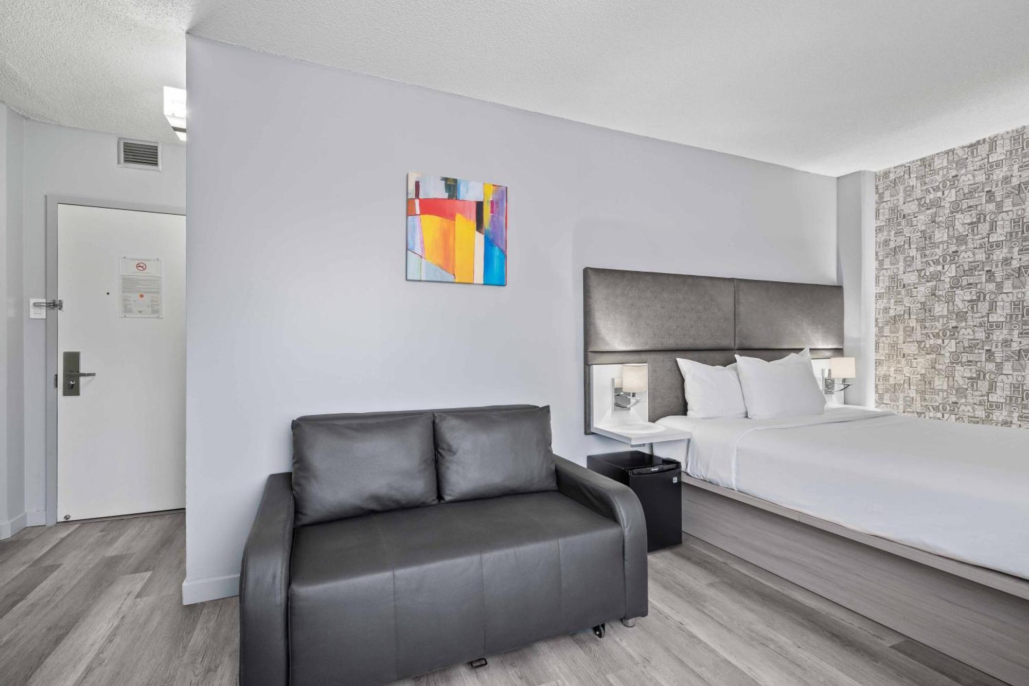 Corner Queen Room Sofa Bed Non-Smoking