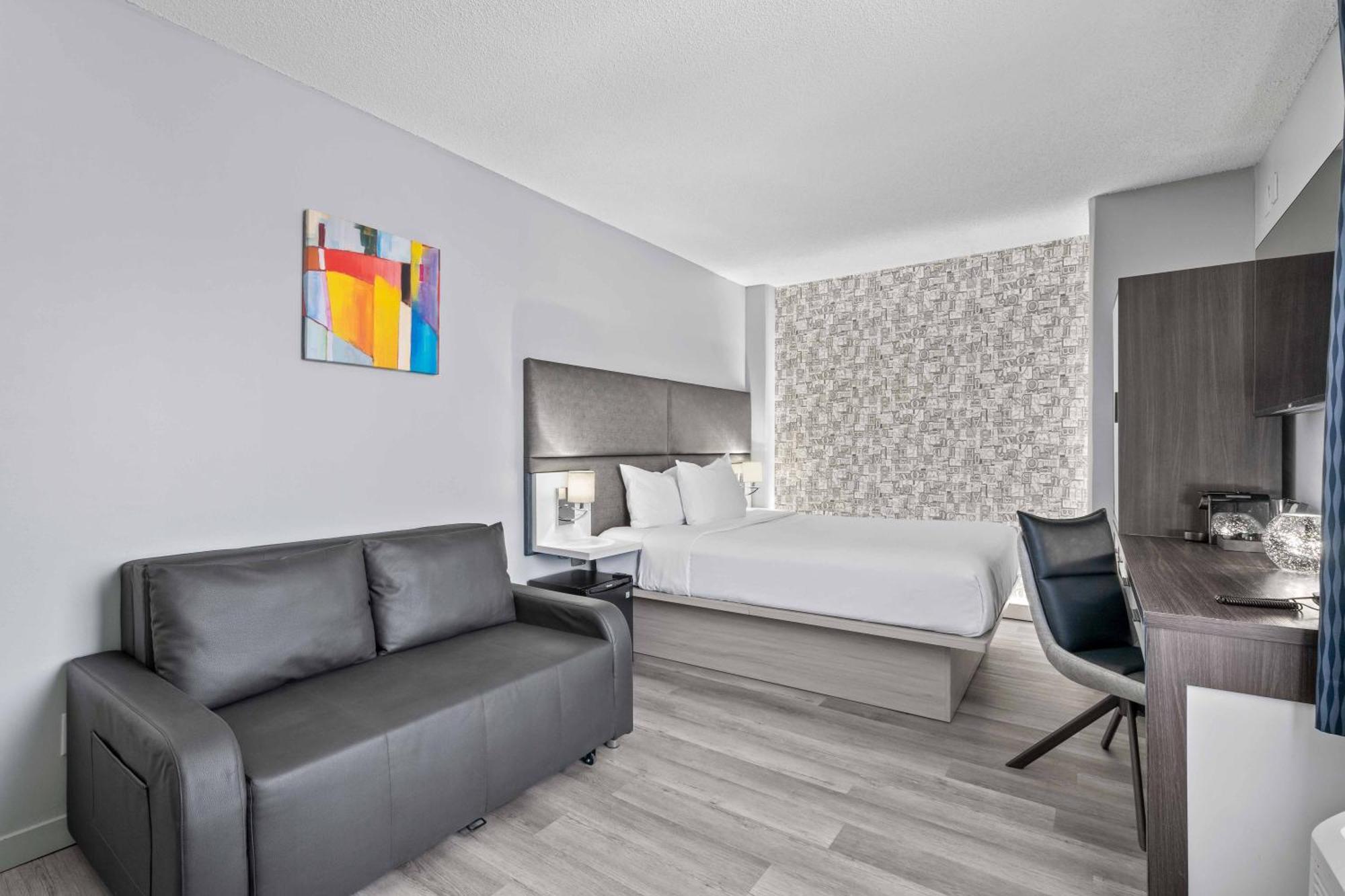Corner Queen Room Sofa Bed Non-Smoking