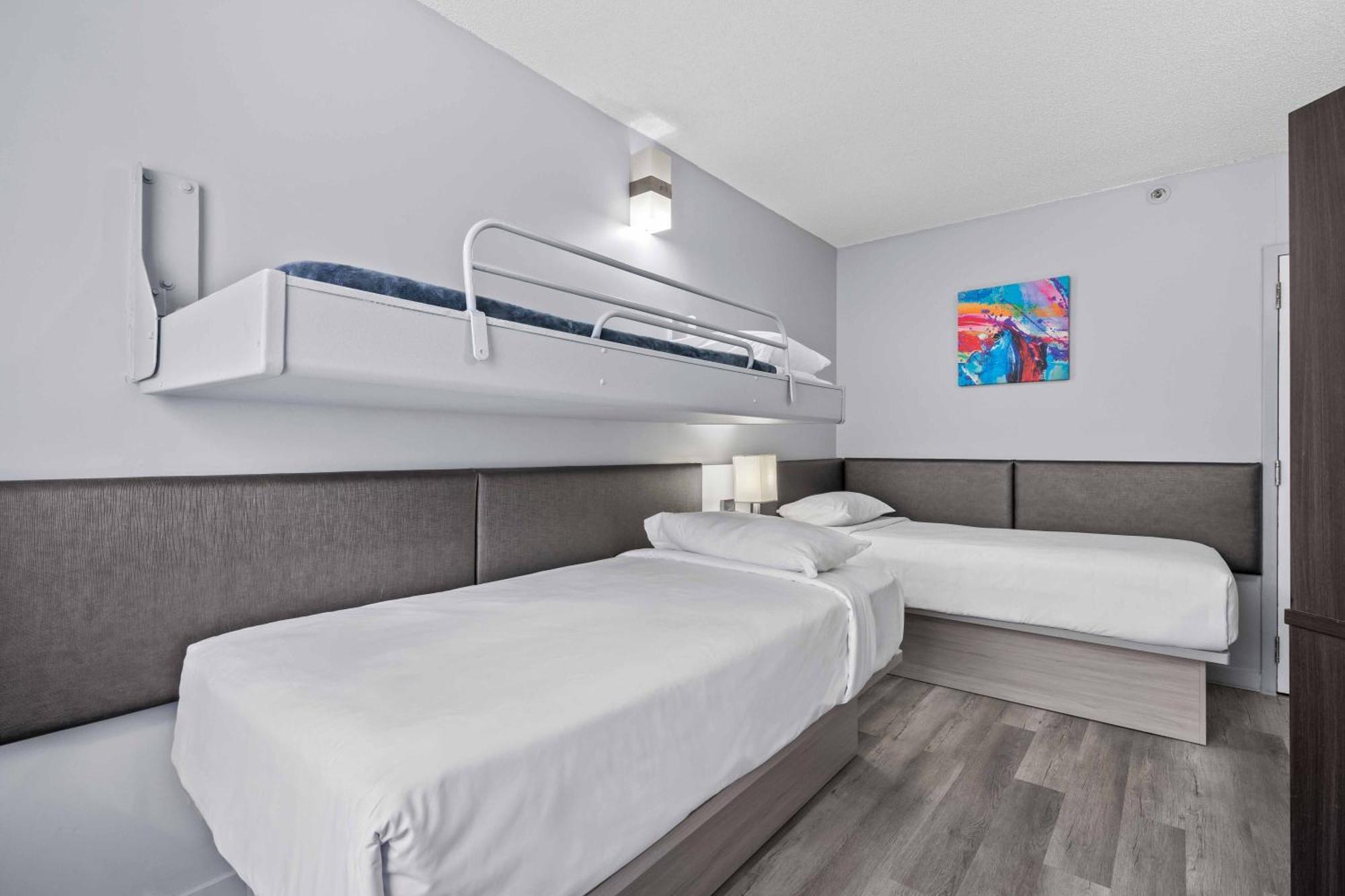 Triple Room Three Single Beds Non-Smoking