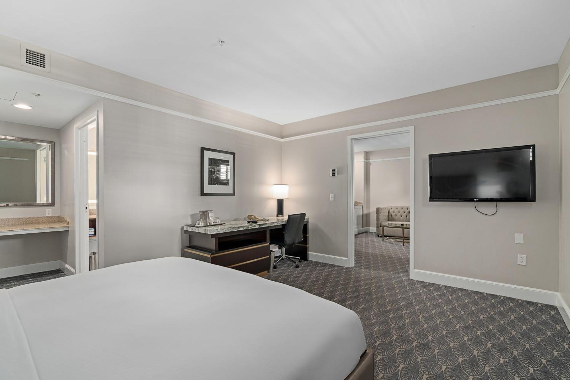 One-Bedroom King Suite