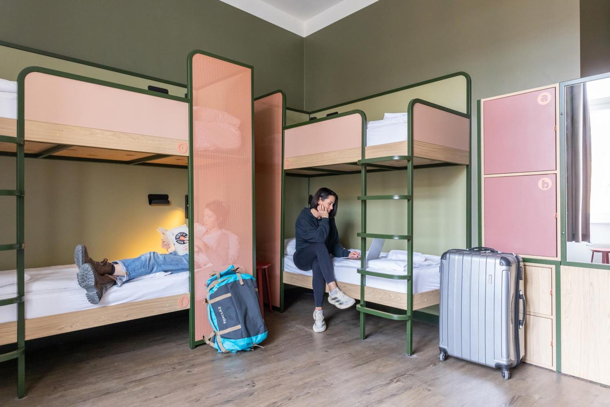 Bed 8-Bed Mixed Dormitory Room