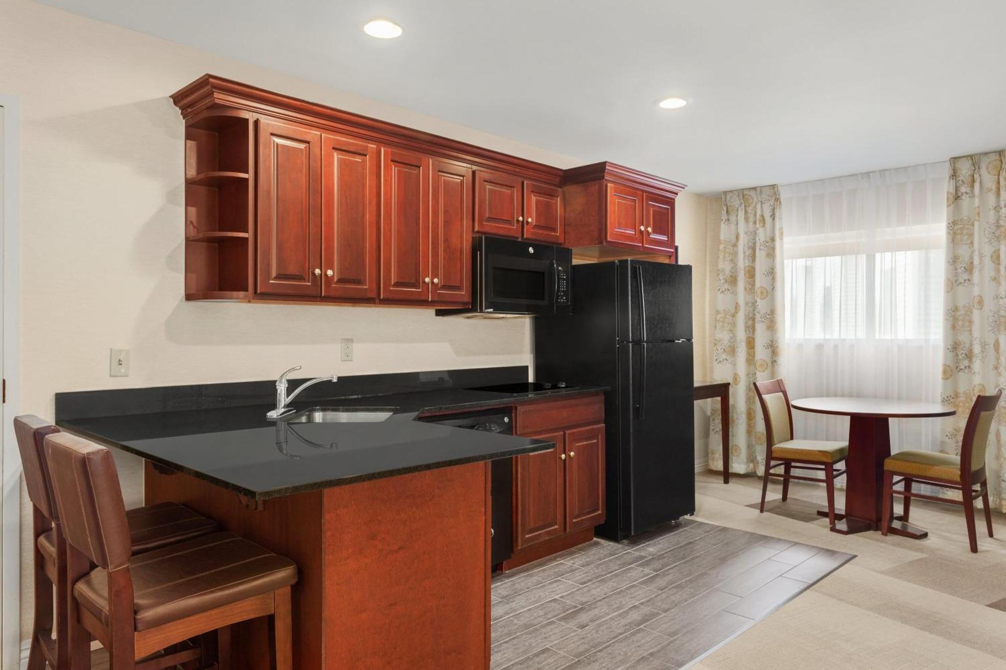 One-Bedroom King Suite Kitchen Non-Smoking