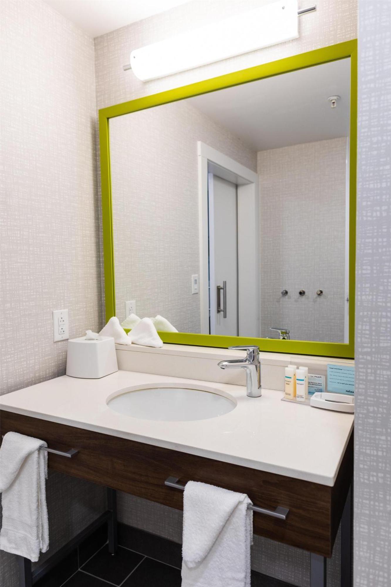 Queen Room Two Queen Beds Mobility Access or Non-Smoking