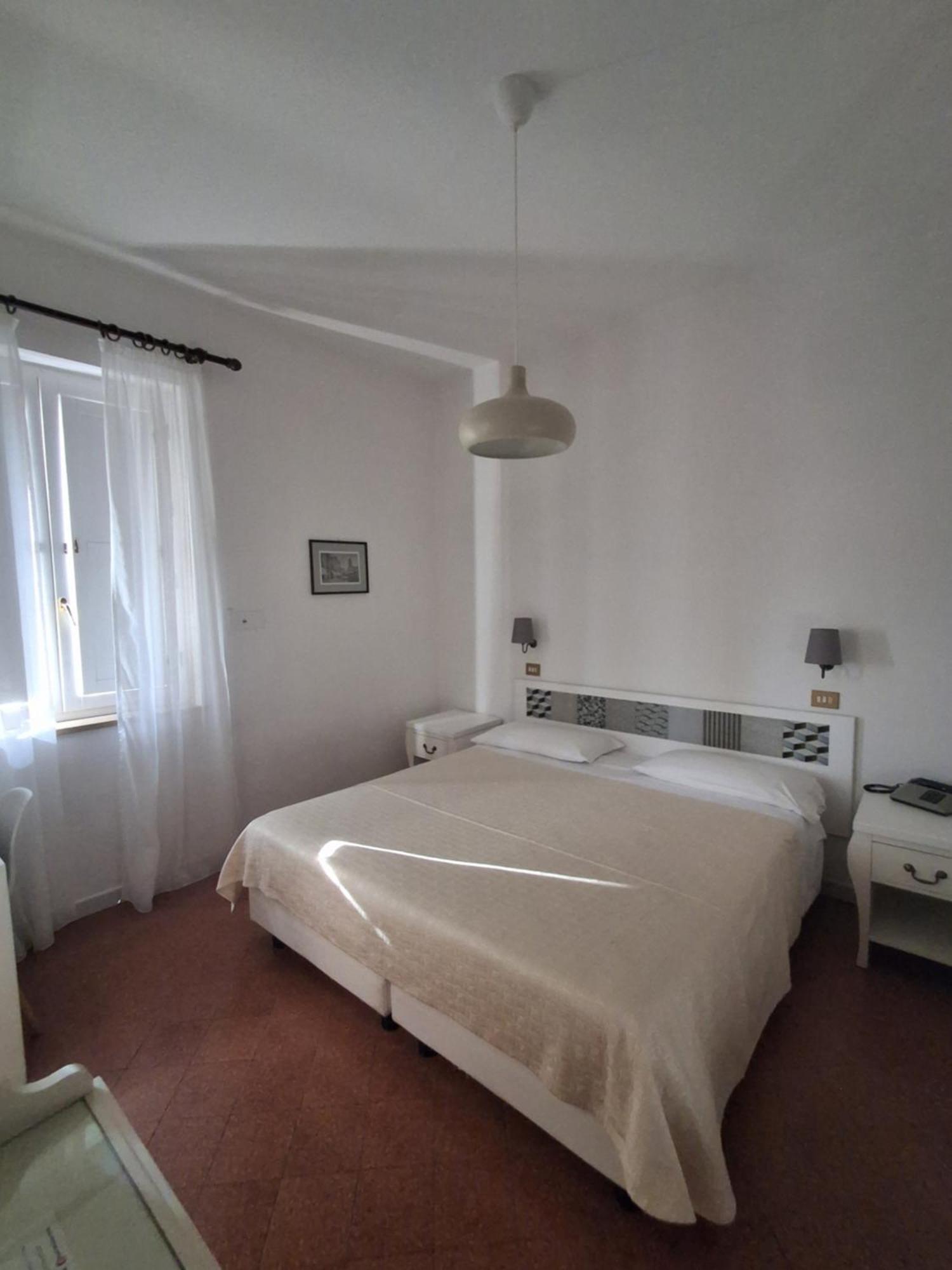 Double or Twin Room Sea View