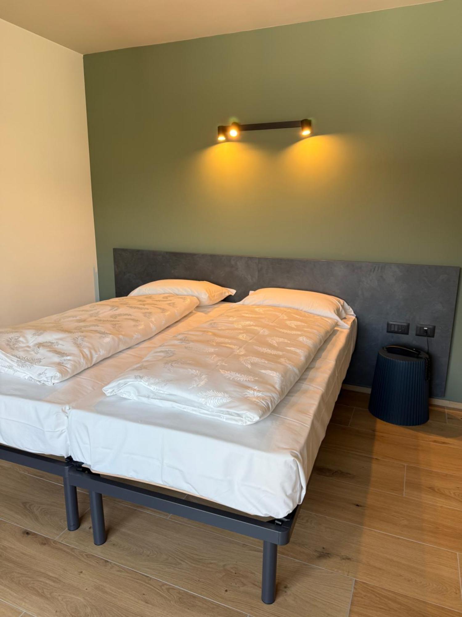 Triple Room,1765857411:JPEG