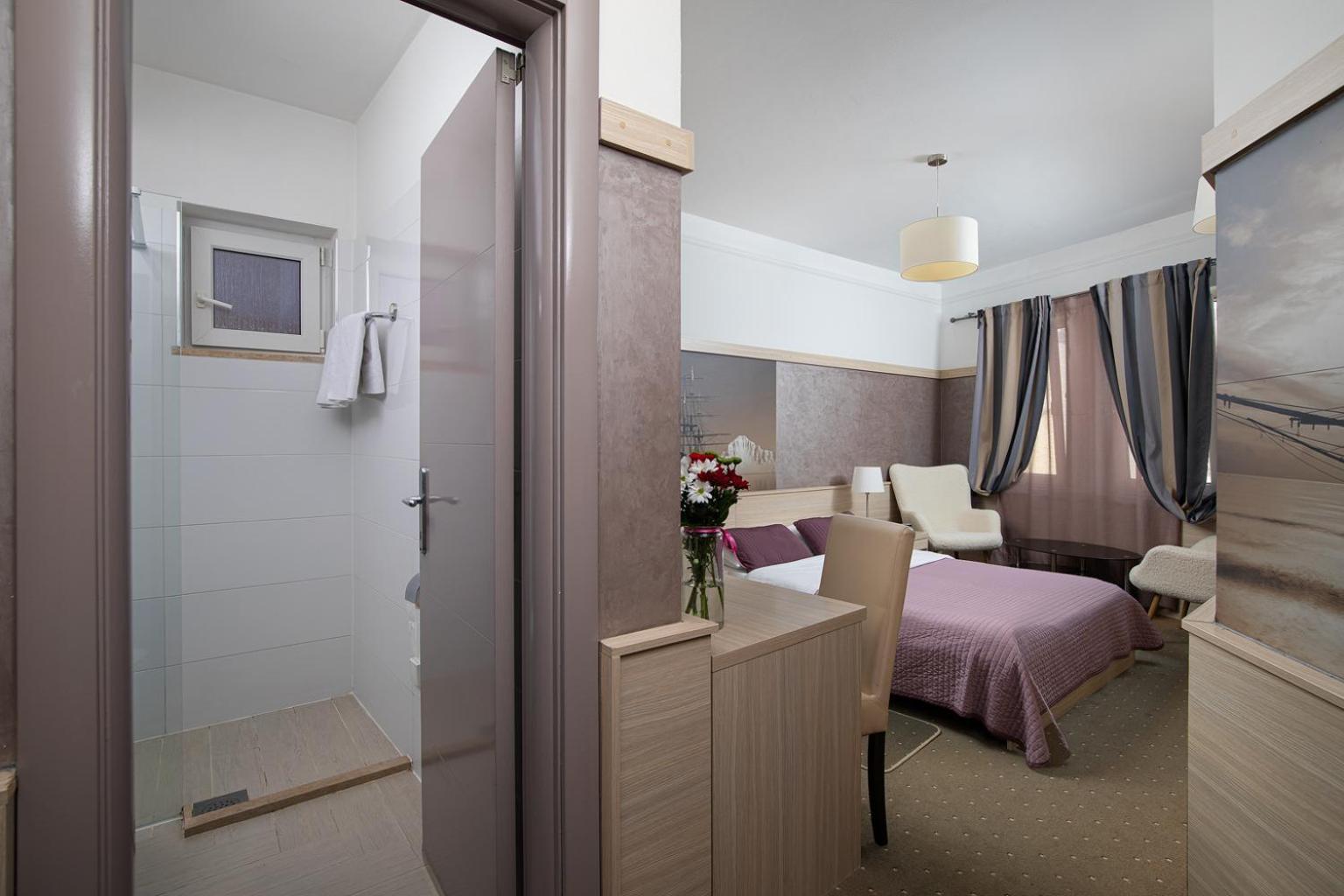 Double or Twin Room Bathroom