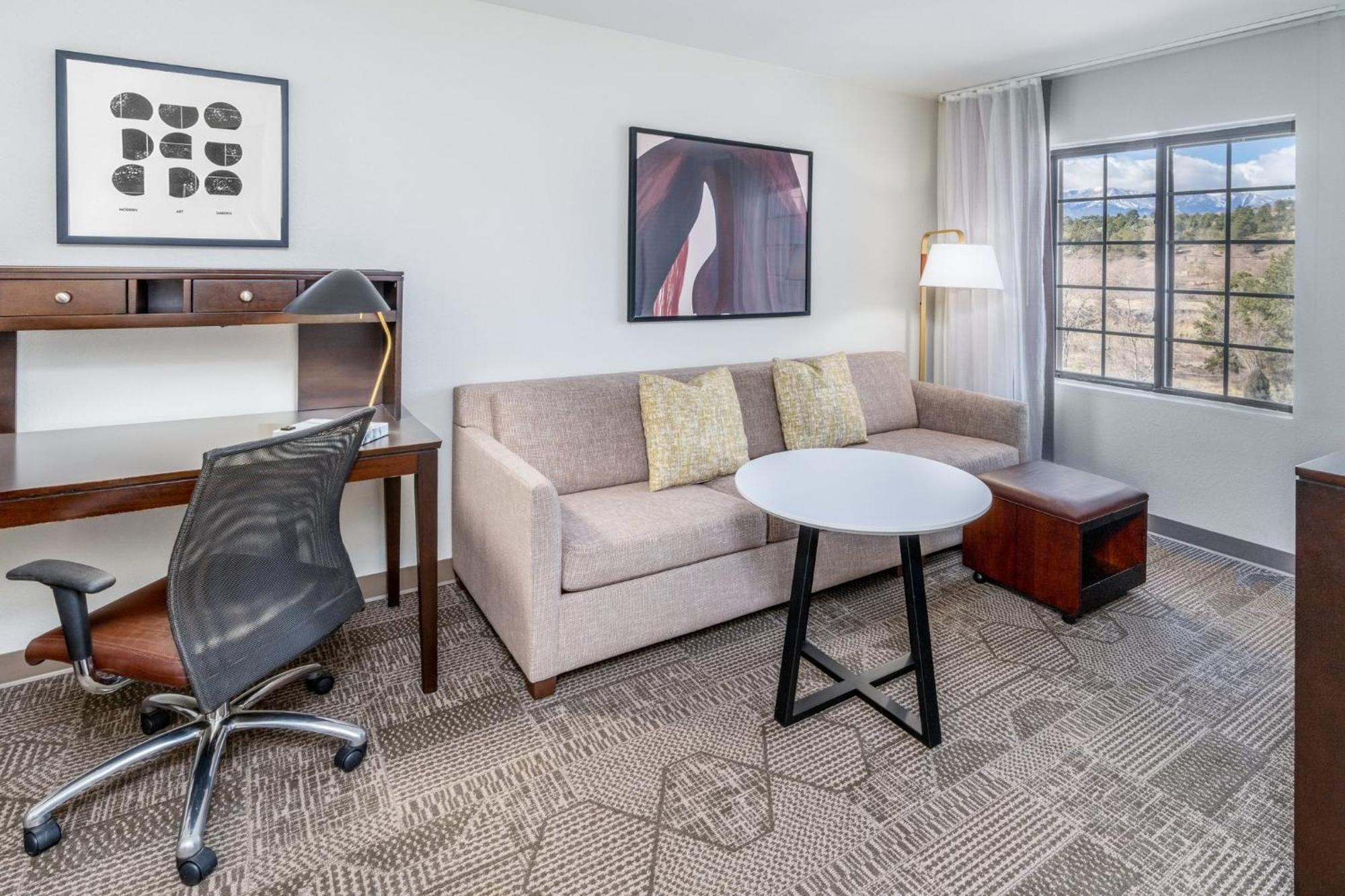 One-Bedroom King Suite Mountain View or Non-Smoking
