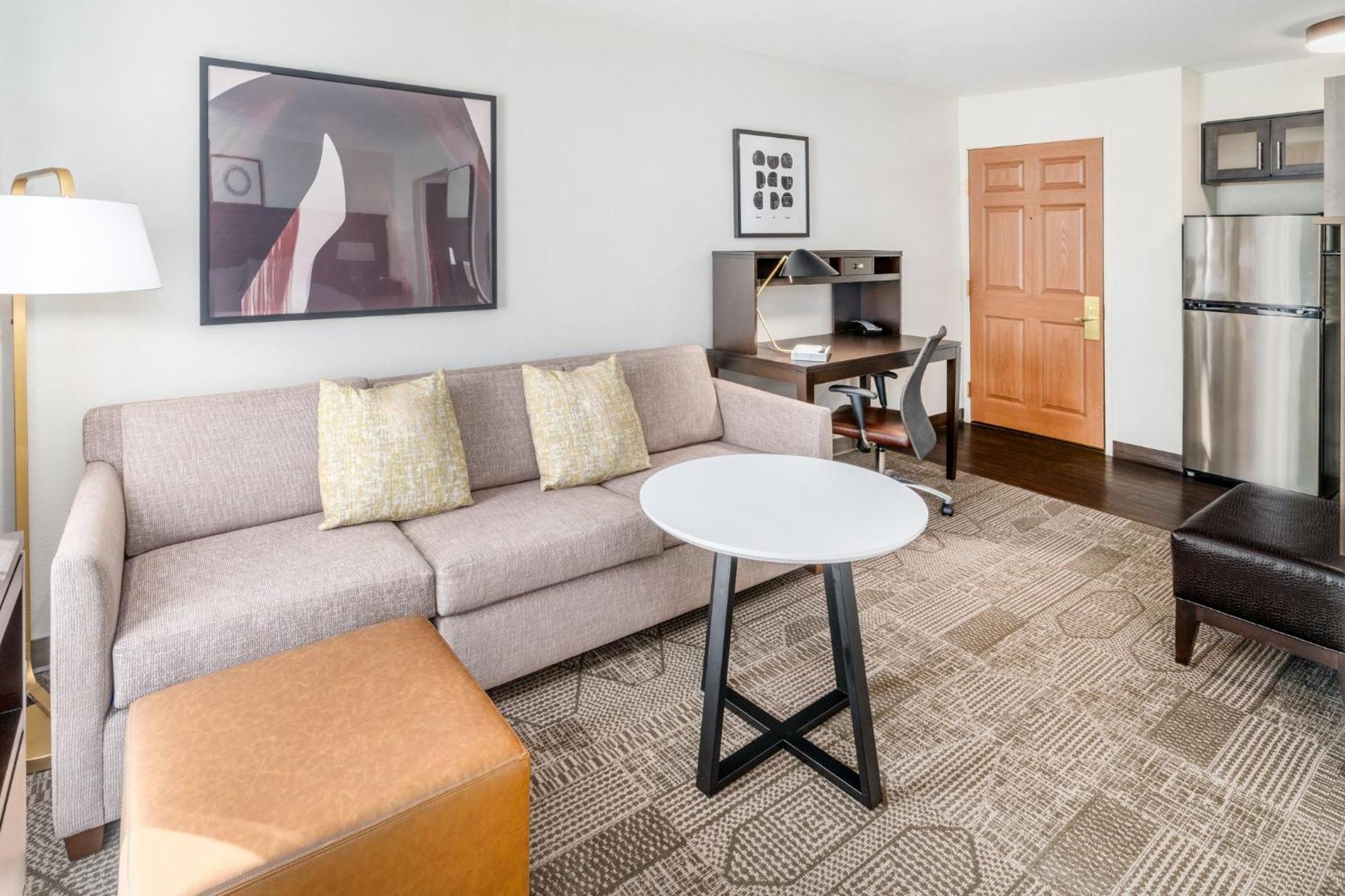 Studio Queen Suite