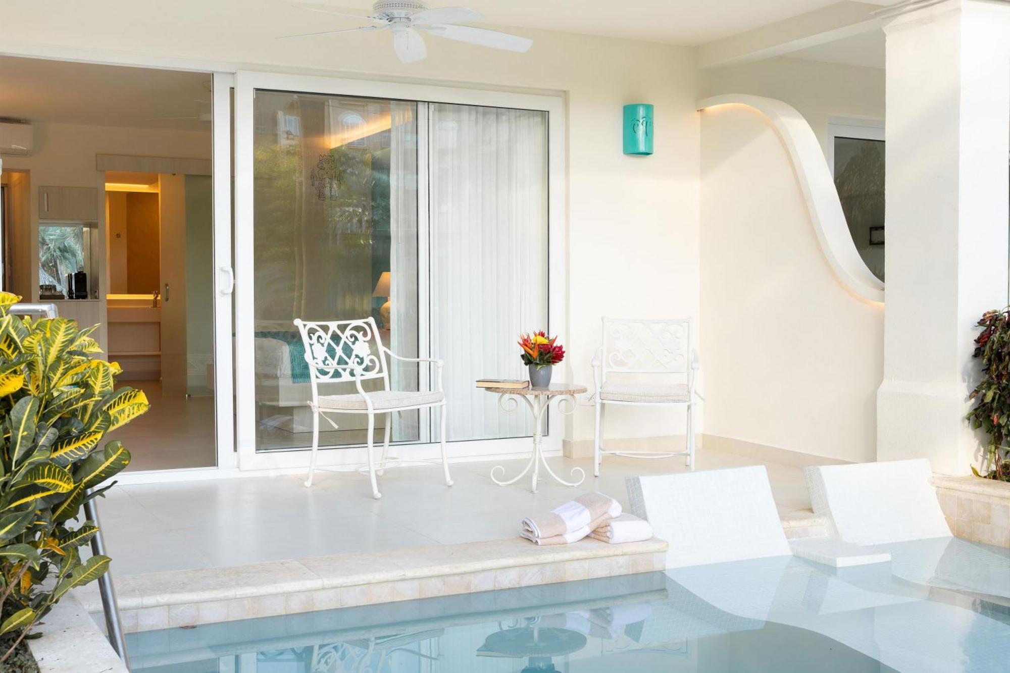 Premium Tropicana King Bed Plunge Pool-Adults Only