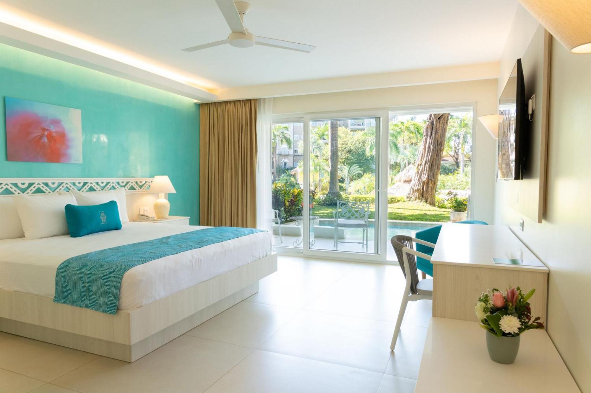 Premium Tropicana King Bed Plunge Pool-Adults Only