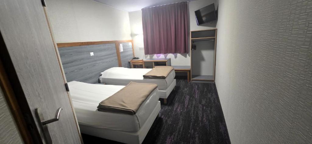 Classic Triple Room,1765866767:JPEG