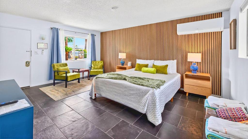 King Room