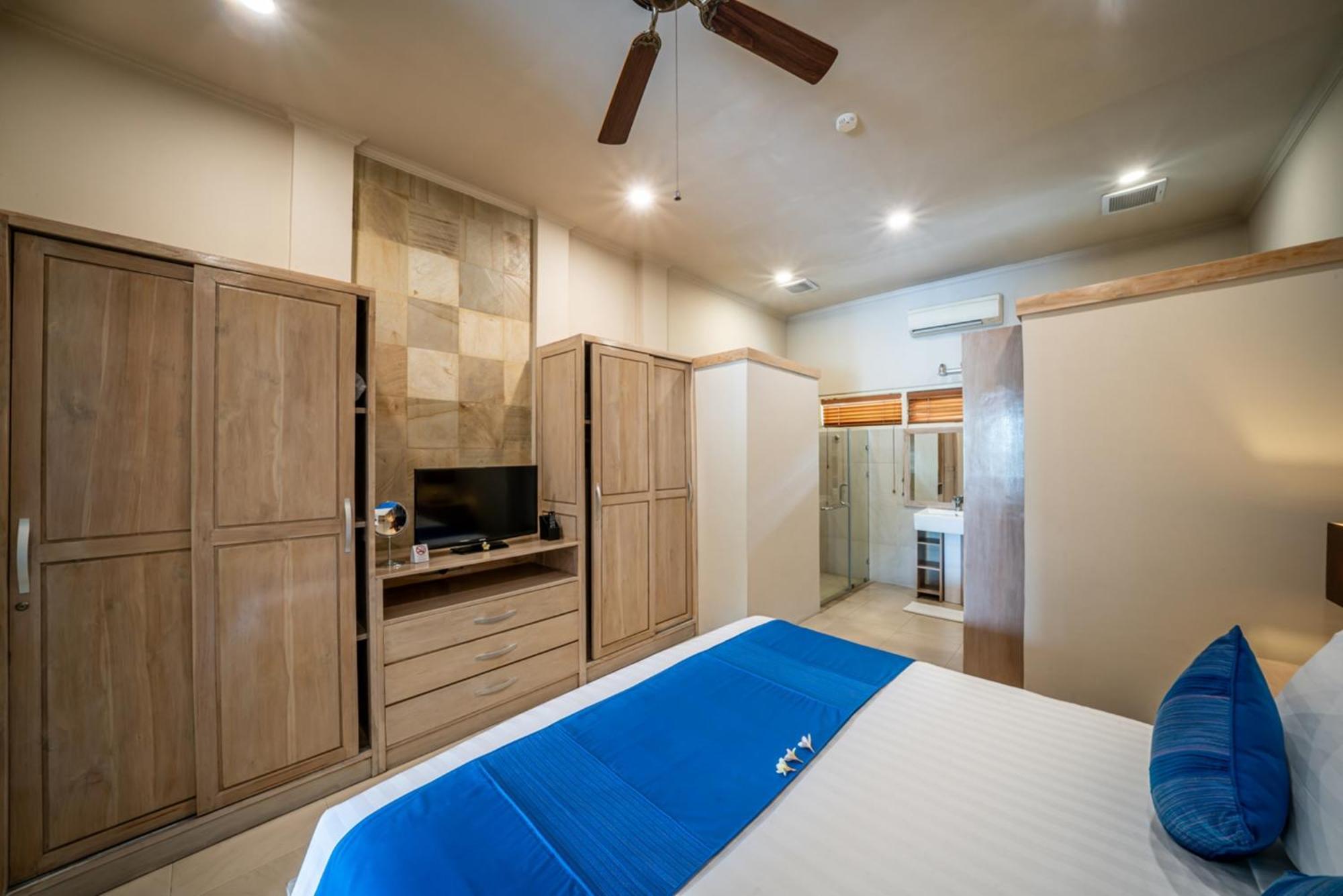 One-Bedroom Suite Sea View
