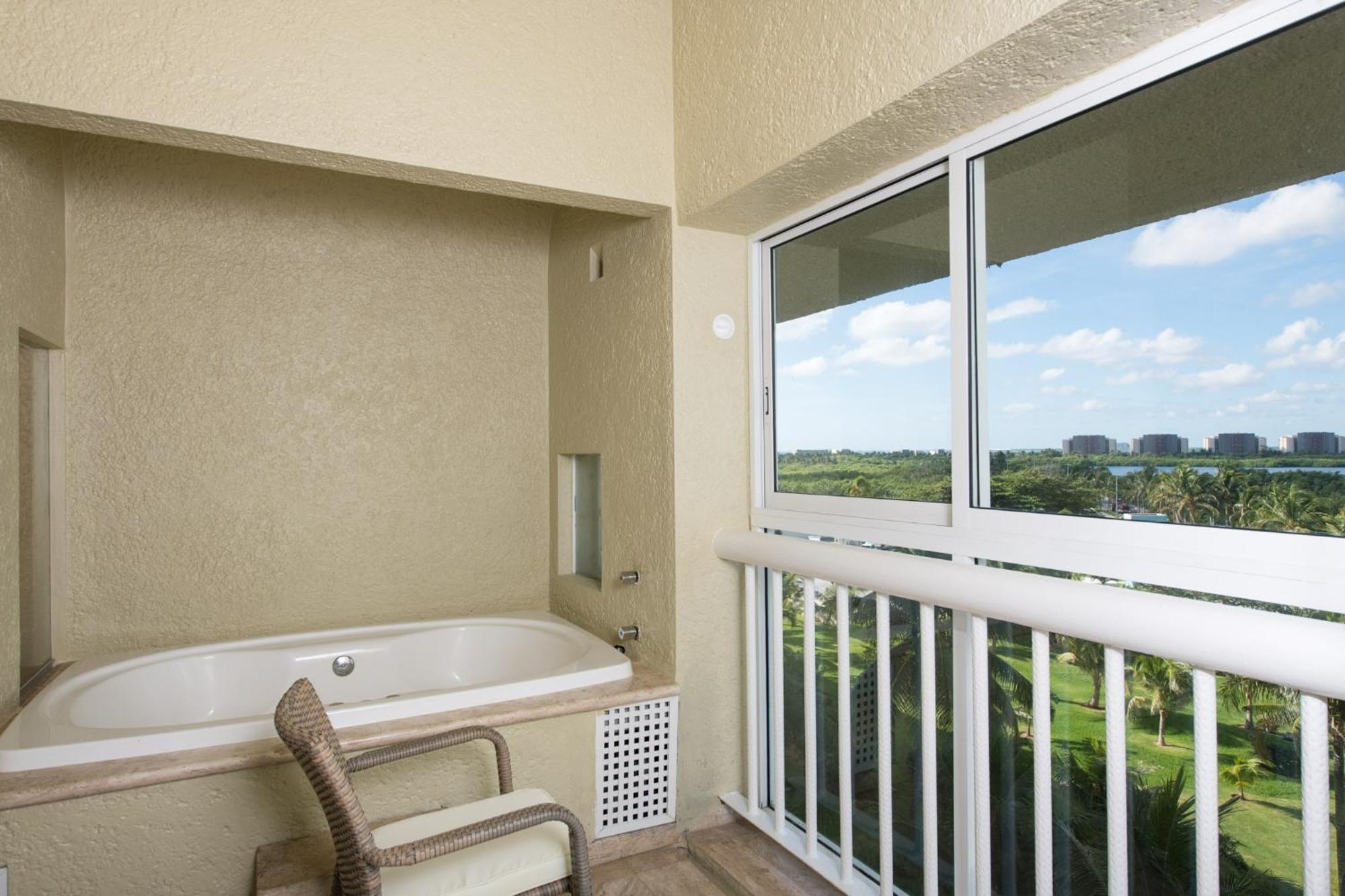 Classic King Room Terrace Garden View