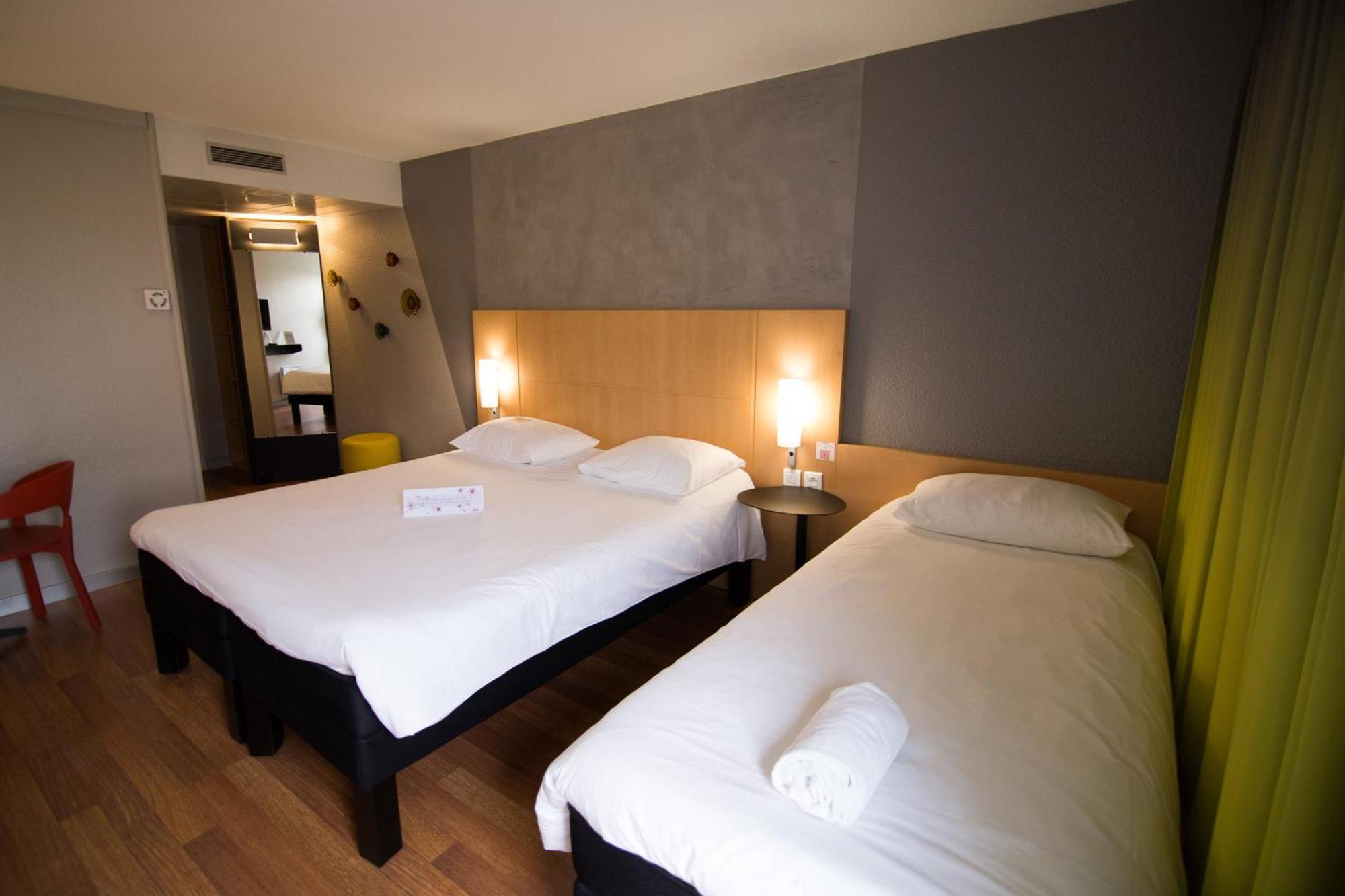 Triple Room One Double Bed One Single Bed,1765880742:JPEG
