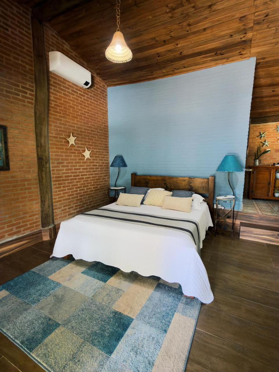 Deluxe Double Room Bath