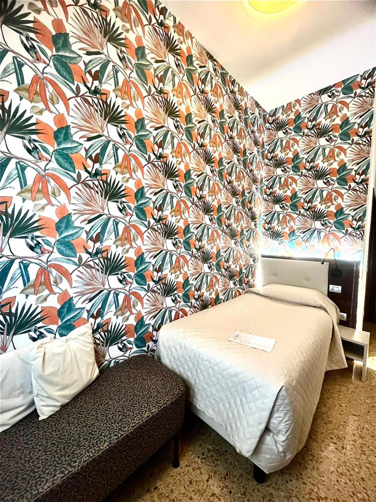Single Room,1765898549:JPEG