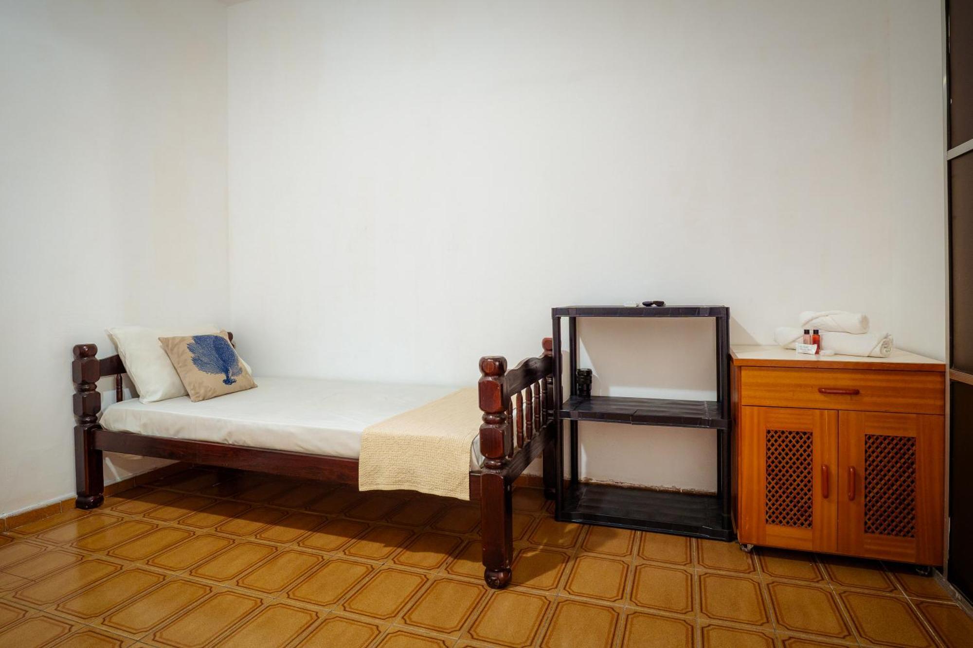 Economy Triple Room