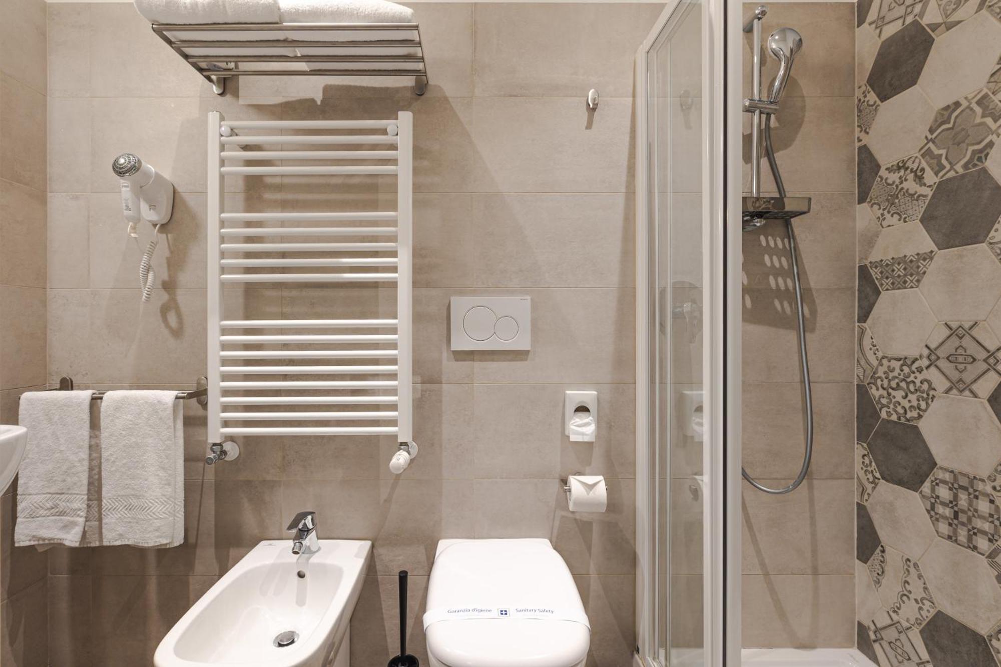 Junior Suite,1765921119:JPEG