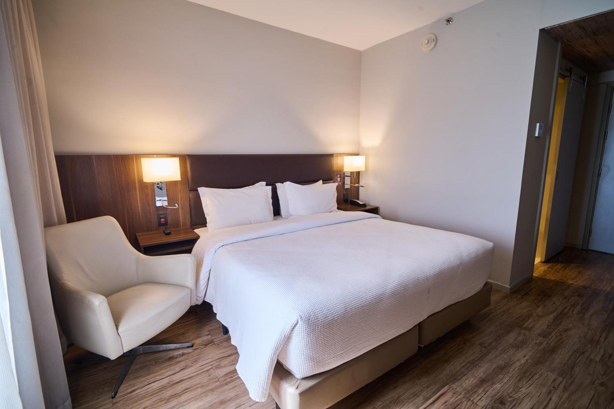 Luxury Double 1 King Bed,1765936361:JPEG