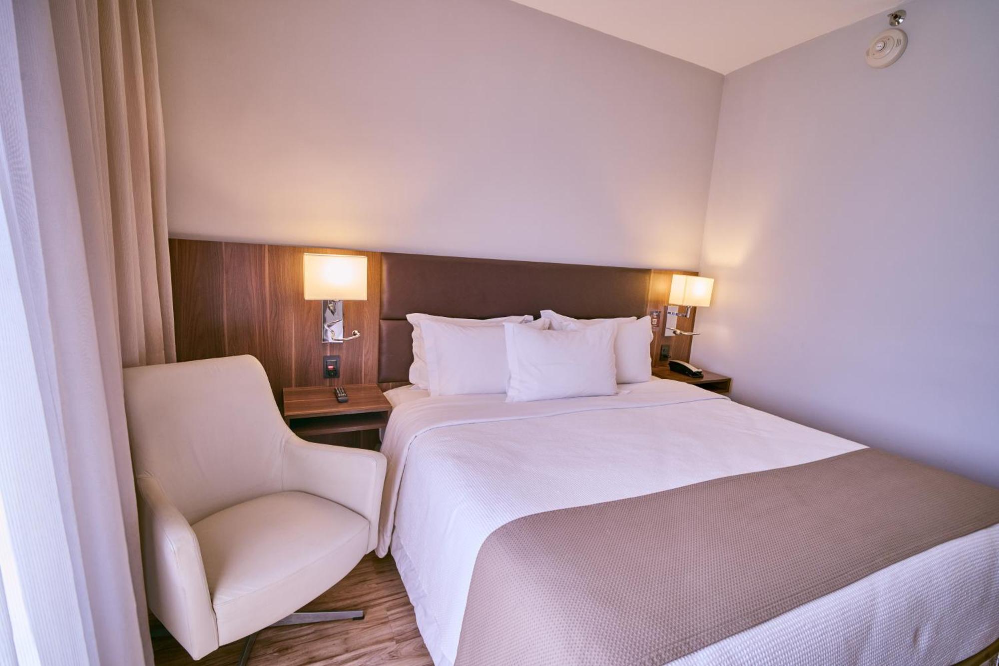 Standard Double 1 King Bed,1765936354:JPEG
