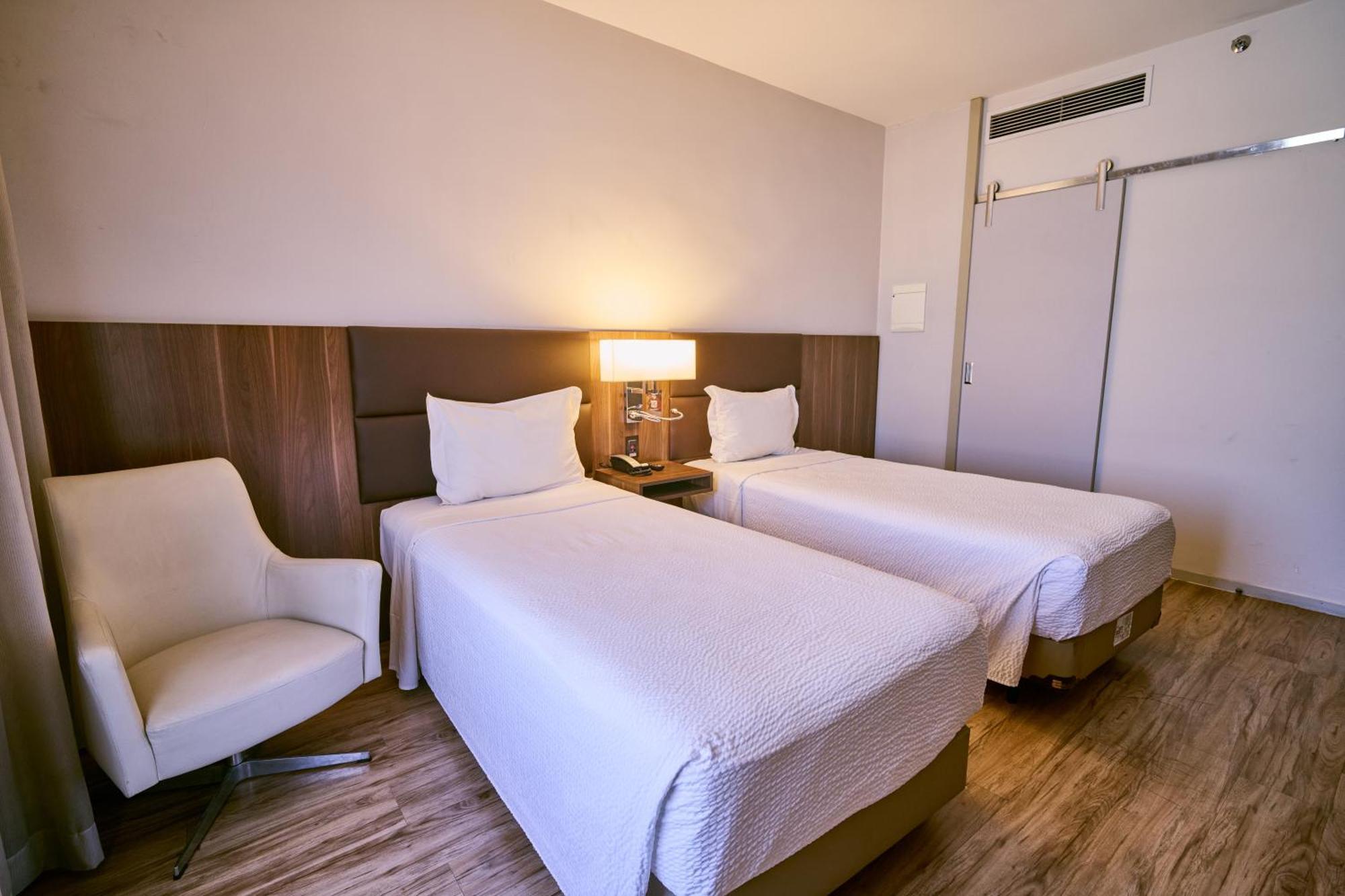 Standard Twin 2 Single Beds