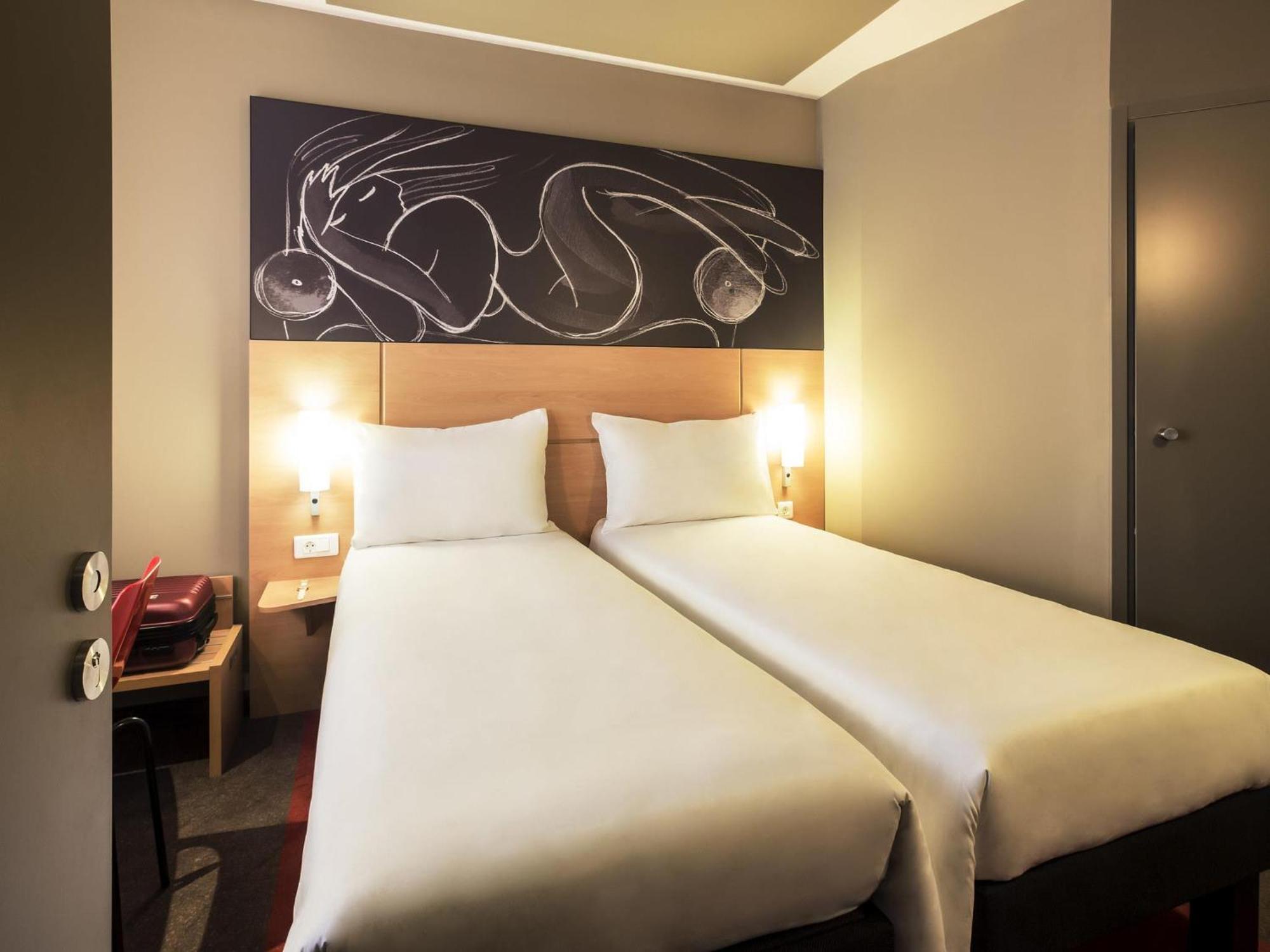 Premium Room with Two Single Beds