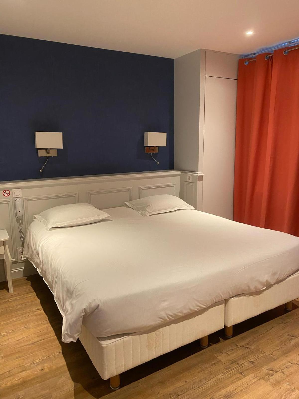 King Room Roll Shower Disability Access