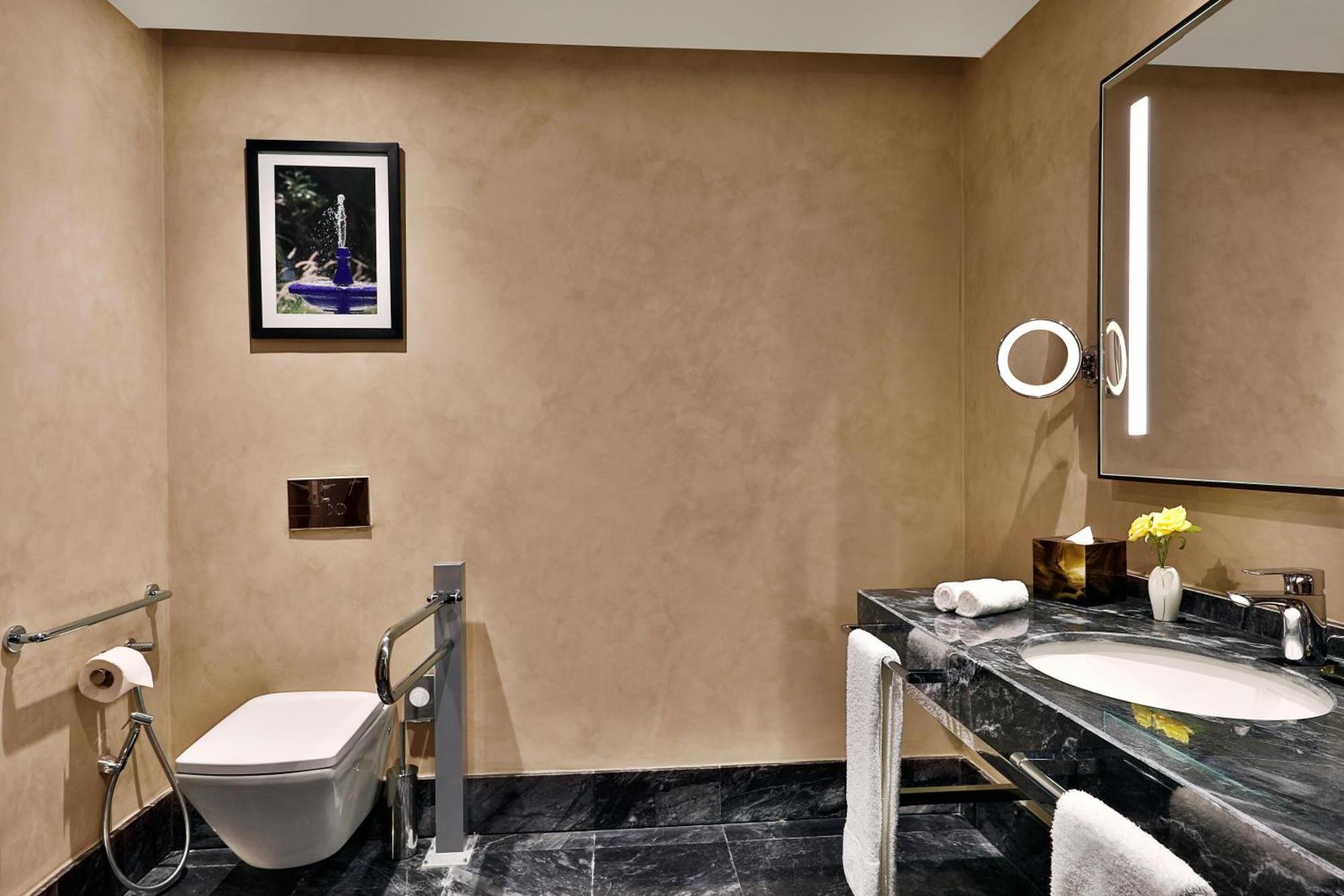 King Room Mobility Access
