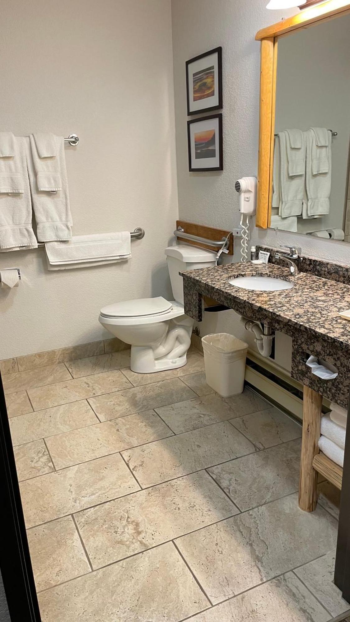 King Room - Accessible/Non-Smoking