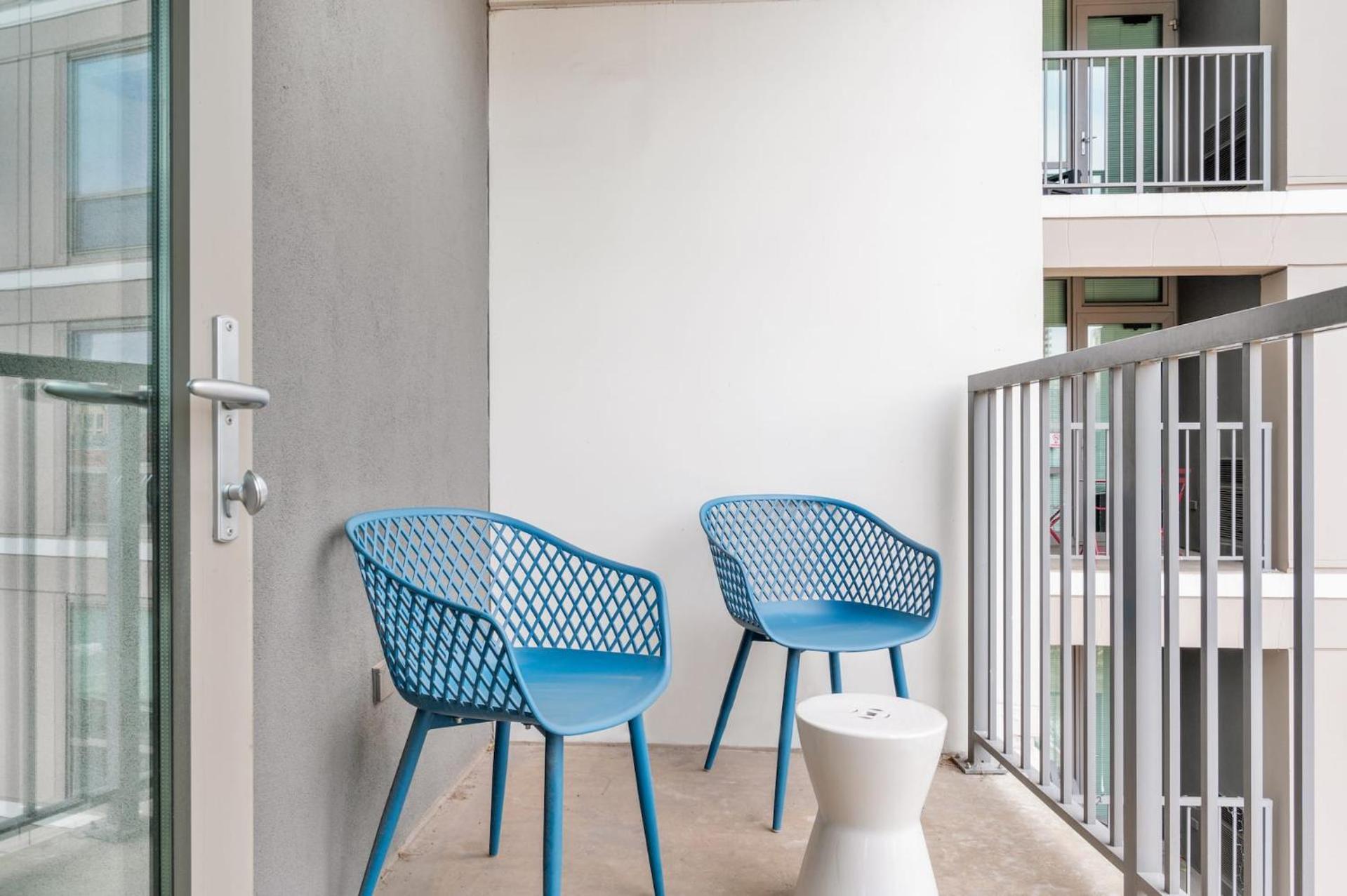 Three-Bedroom Apartment Self Check Virtual Front Desk