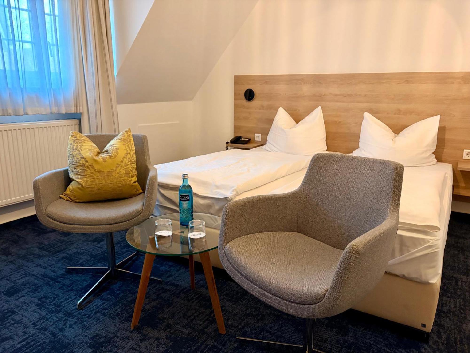 Double Room,1766018780:JPEG