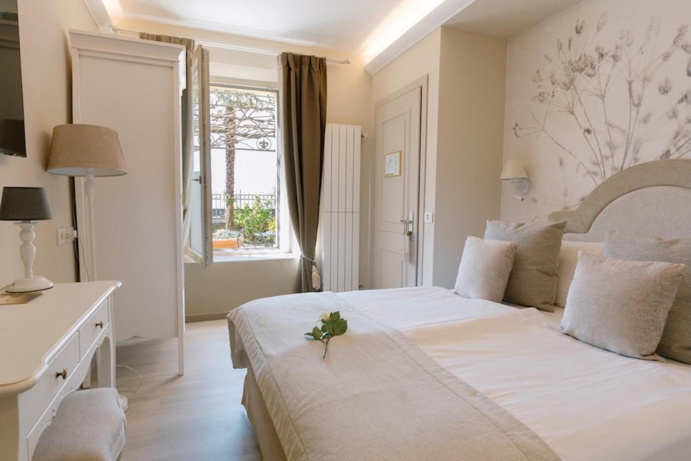 Superior Double Room Patio