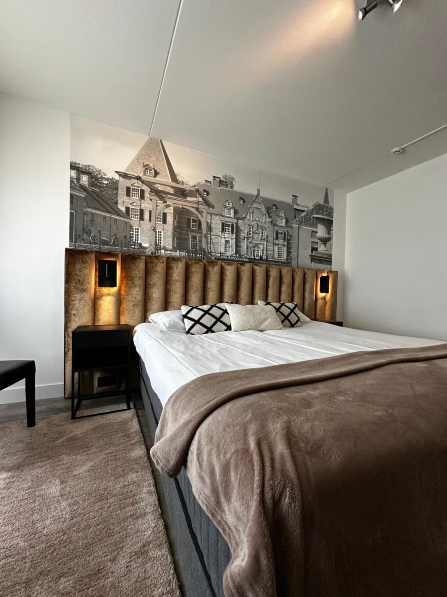 Twin Room Bath