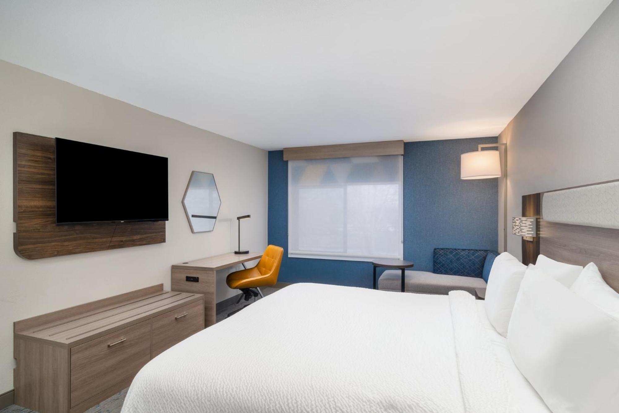 Standard King Room