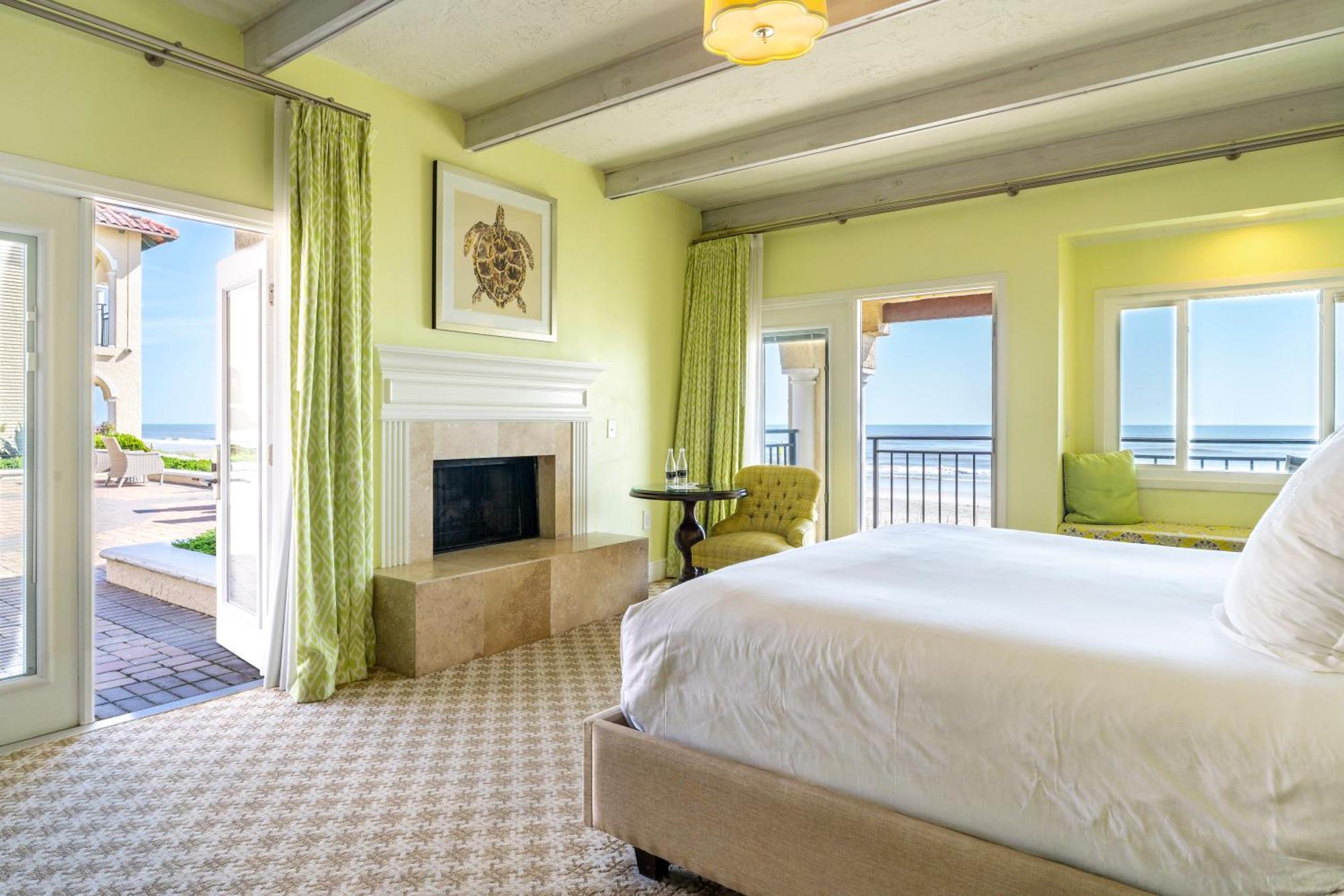 Preferred King Room Ocean Front,1766135434:JPEG
