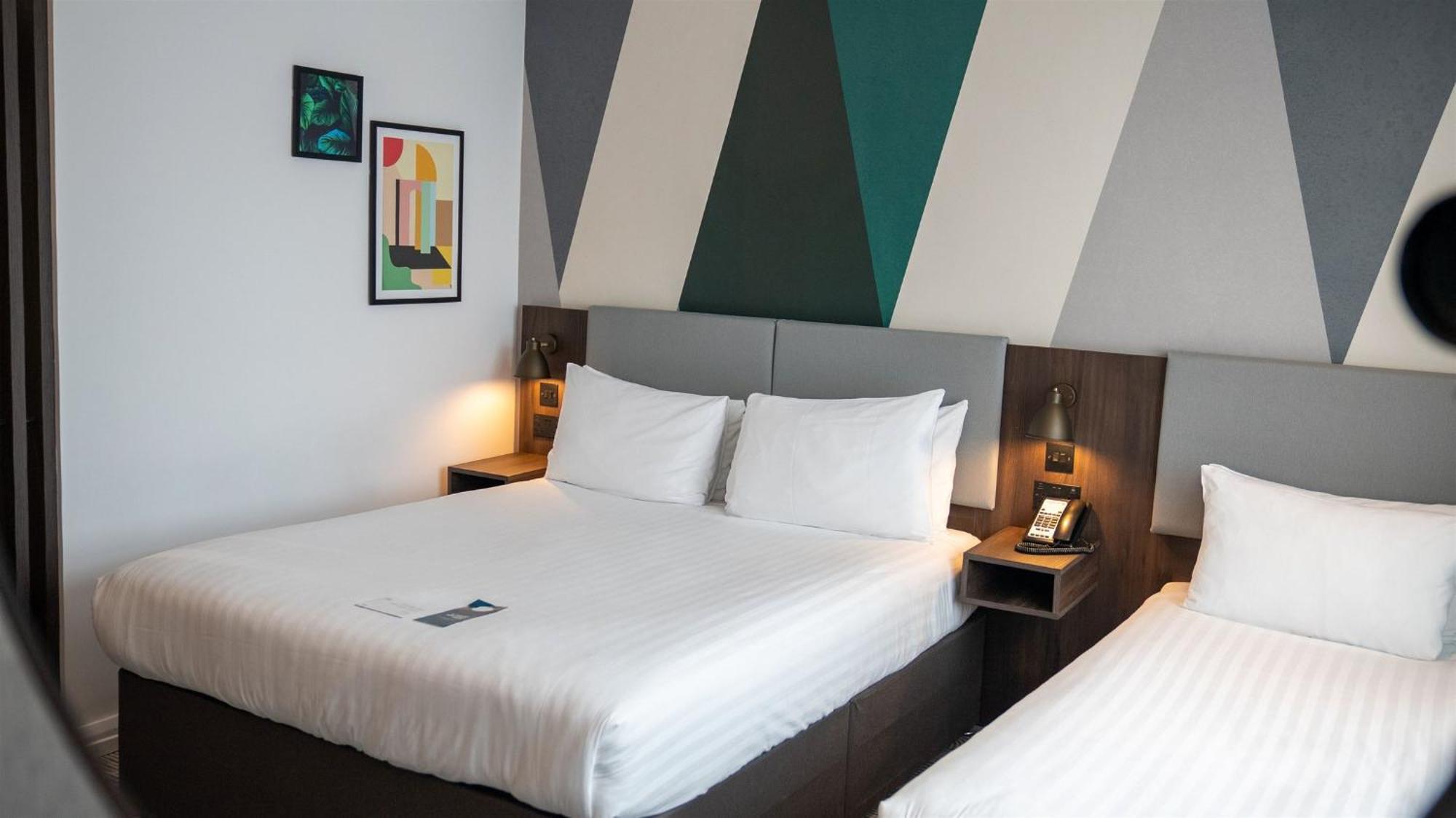 Standaard Kamer met Tweepersoonsbed en Eenpersoonsbed
