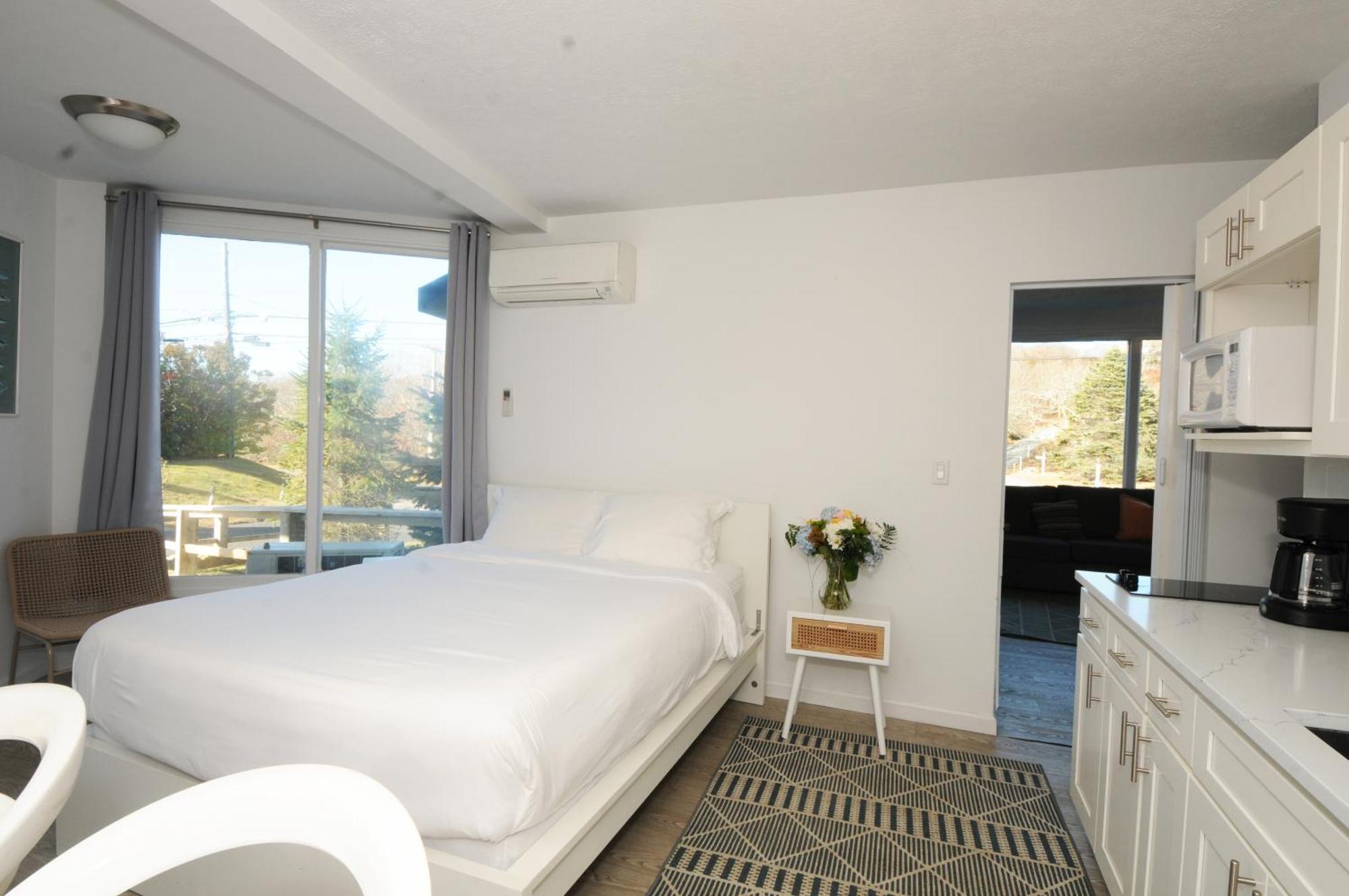 Deluxe Family Suite Garden View