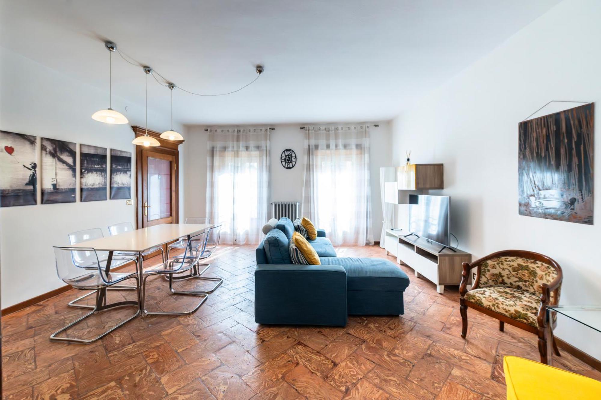 Superior King Suite