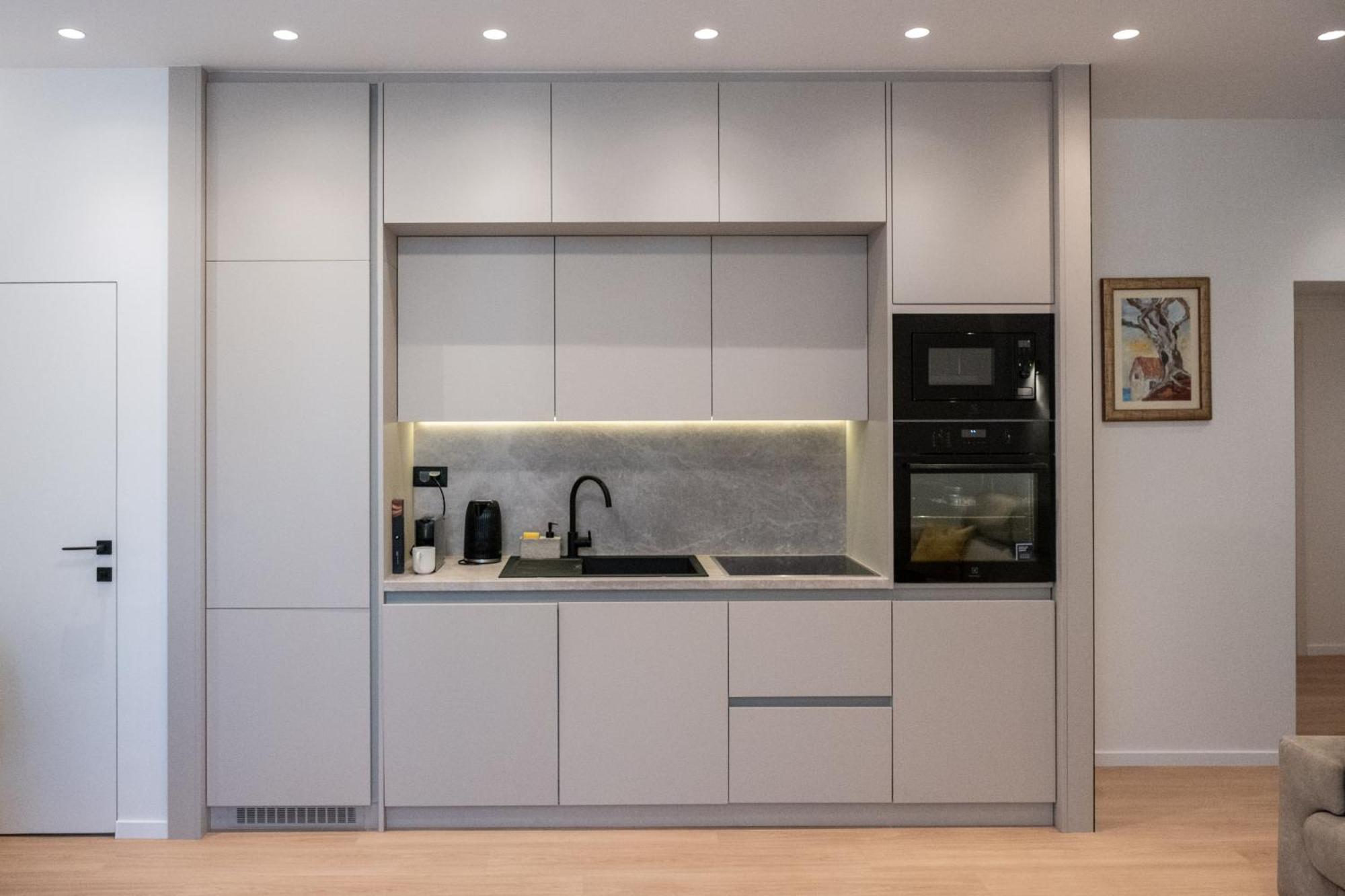 Premium Three-Bedroom Apartment Balcony,1766156253:JPEG